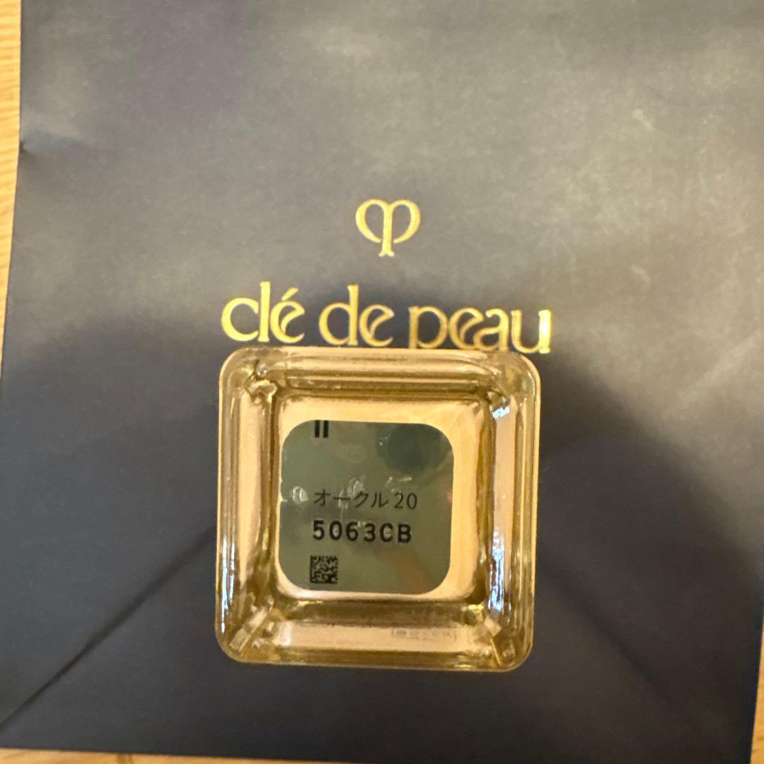 clé de peau リキッドファンデーション オークル20 35ml