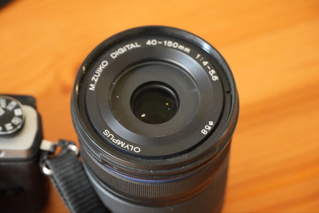 【レンズ2本付・動作確認済】OLYMPUS ミラーレス一眼 OM-D E-M10