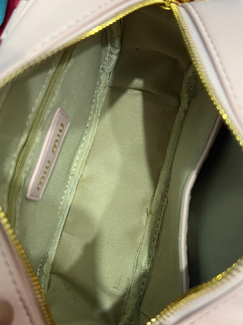 mIu mIu ピンク ショルダーバッグ