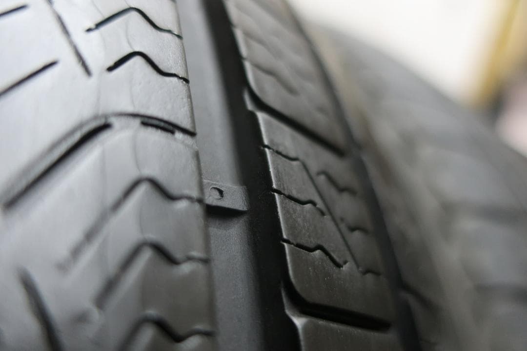 2024年製　ピレリ　P8　FS　215/50R17　バリ溝80~90%　4本