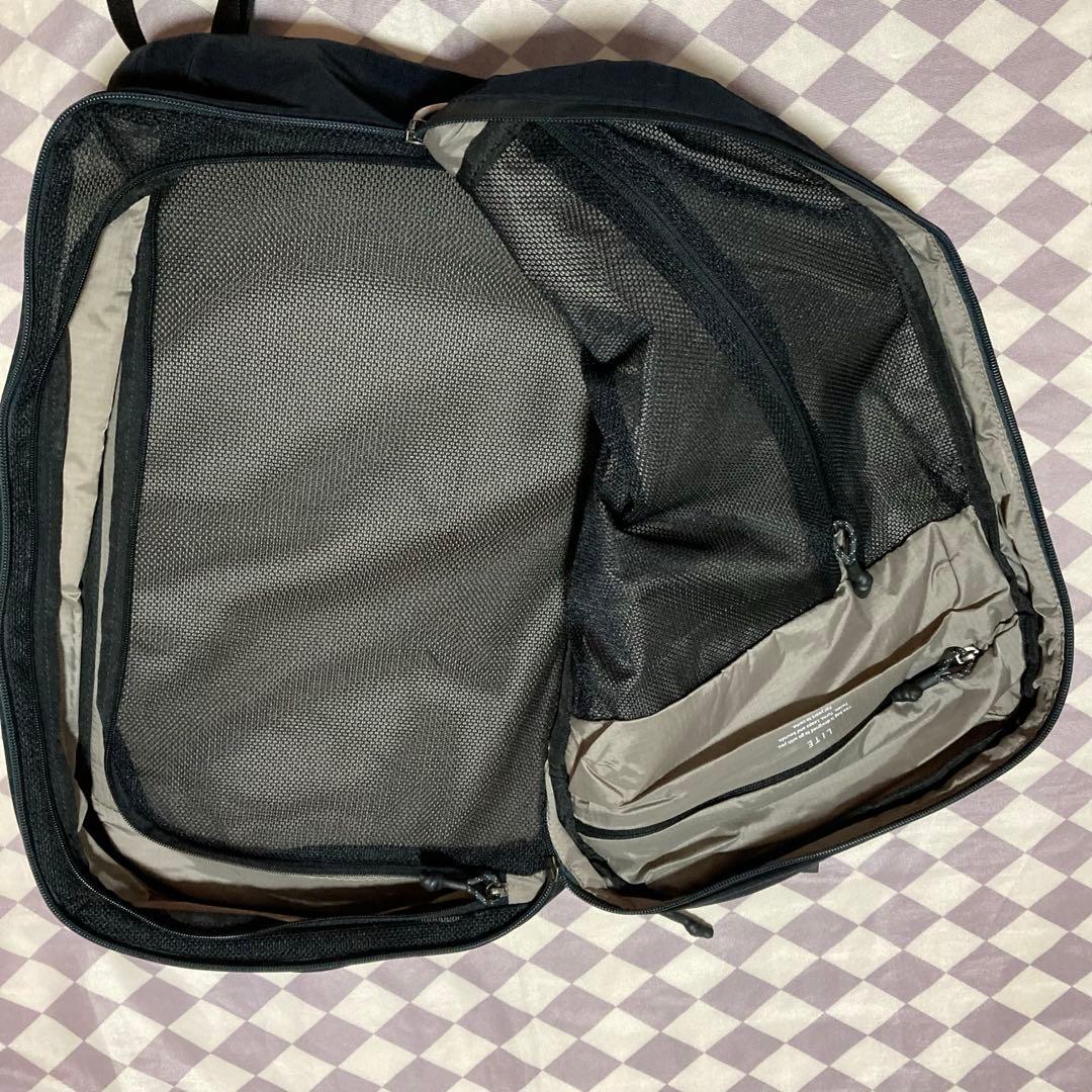 Bellroy Lite 旅行リュック 容量30L ブラック
