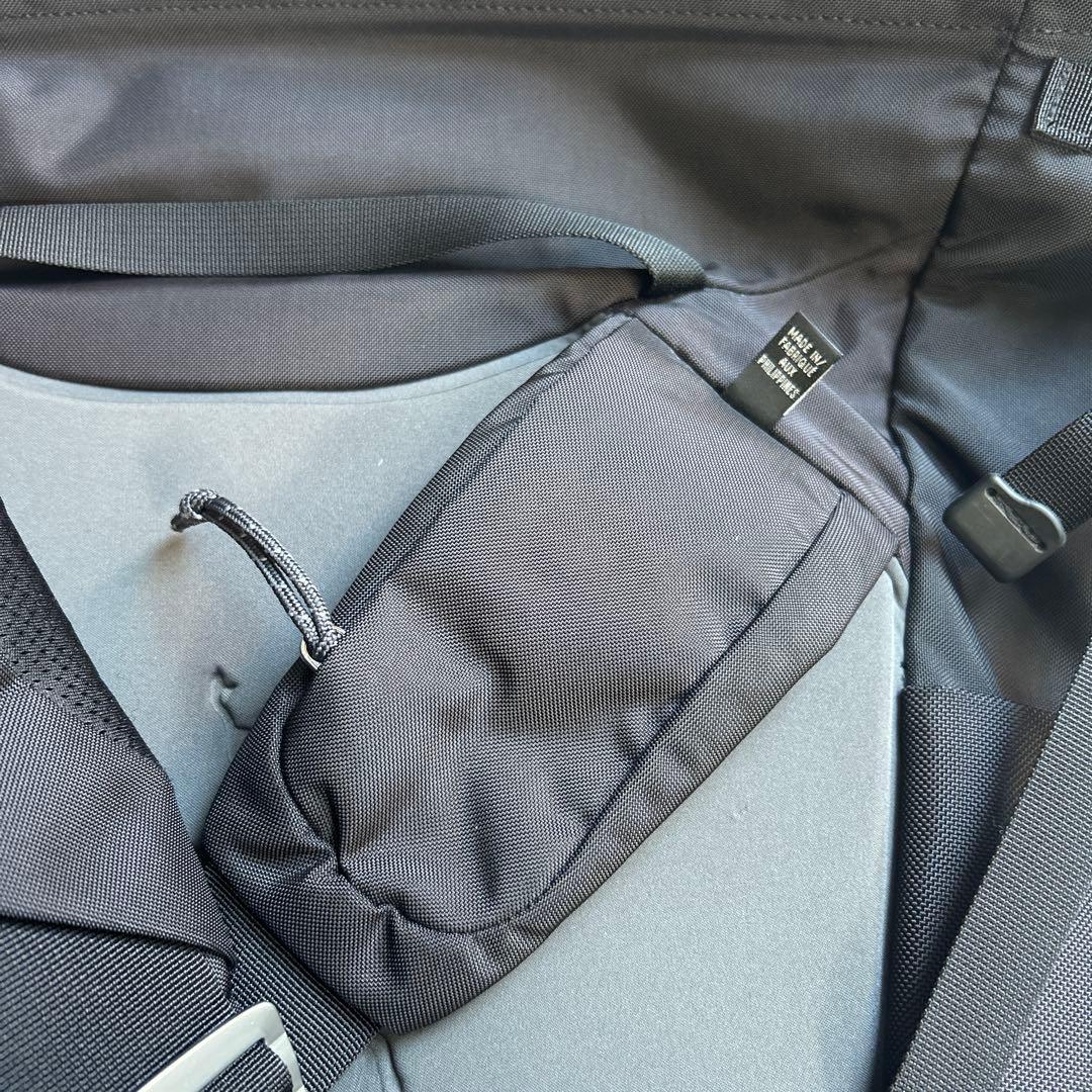ARC'TERYX MISTRAL 16 ショルダーバッグ