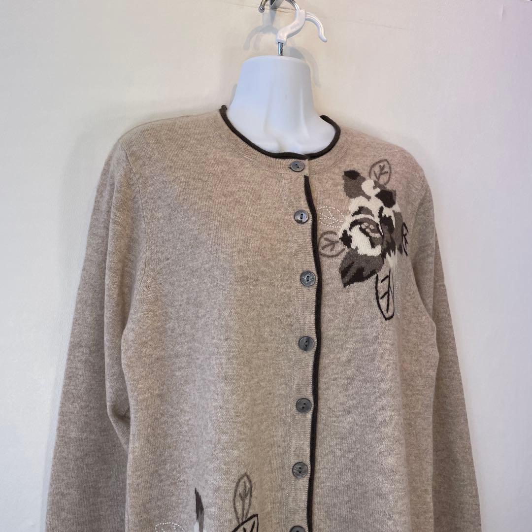 ８２６３【新品】婦人服レディースミセス　カシミヤ100% ニット カーディガン