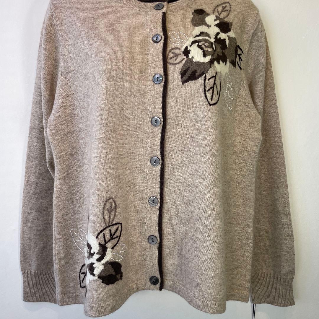 ８２６３【新品】婦人服レディースミセス　カシミヤ100% ニット カーディガン
