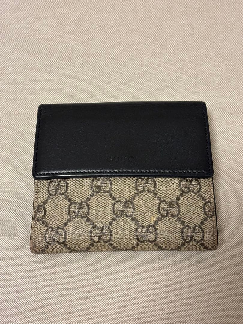 GUCCI GGパターン 二つ折り財布 ベージュ/ブラック