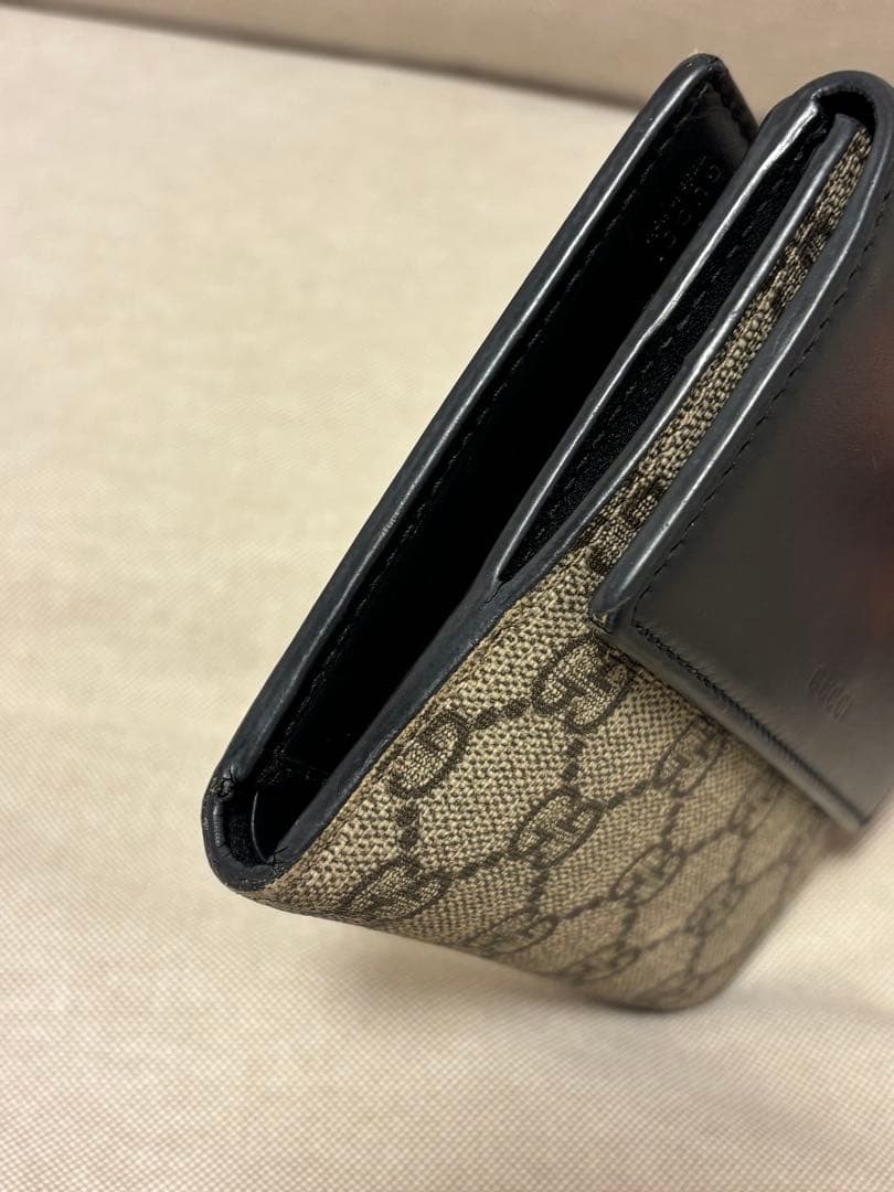 GUCCI GGパターン 二つ折り財布 ベージュ/ブラック