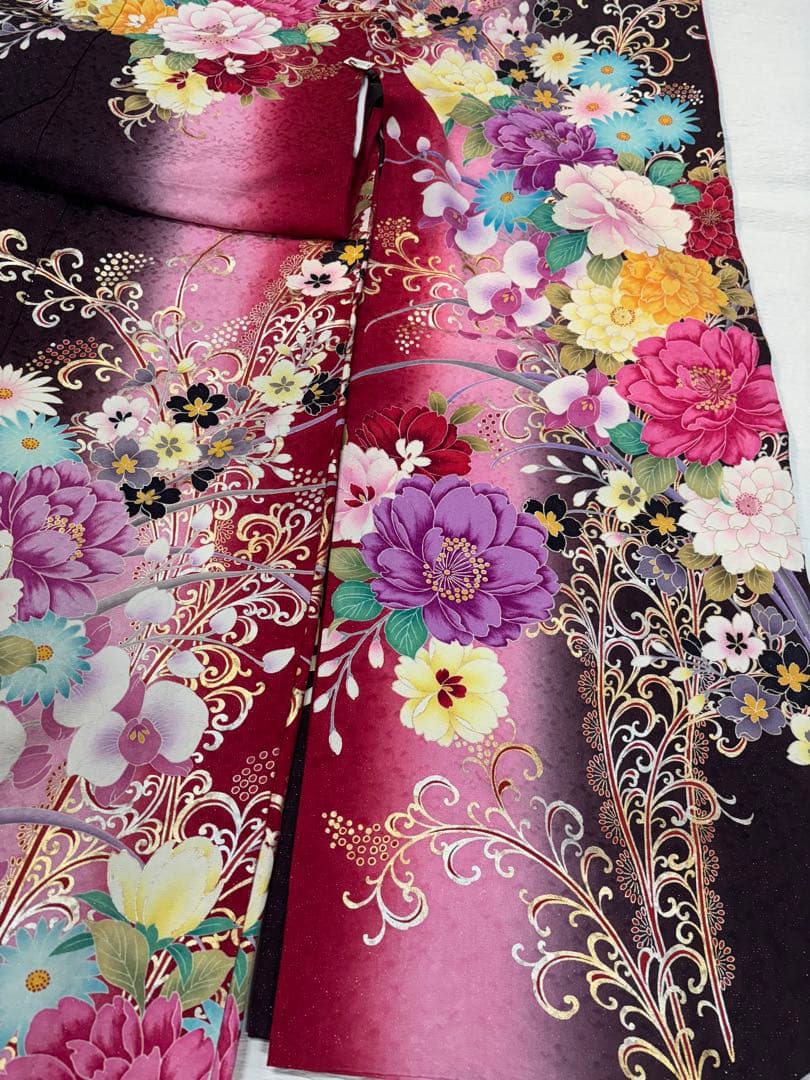 華やか！　振袖　古典　エンジ　ピンク　茶色　牡丹　金　刺繍　　レース　Sサイズ