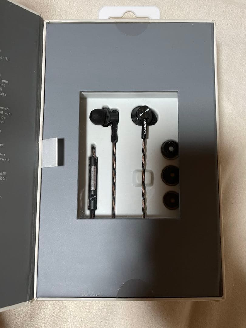【新品】ONKYO カナル型イヤホンセミオープンE70OMB