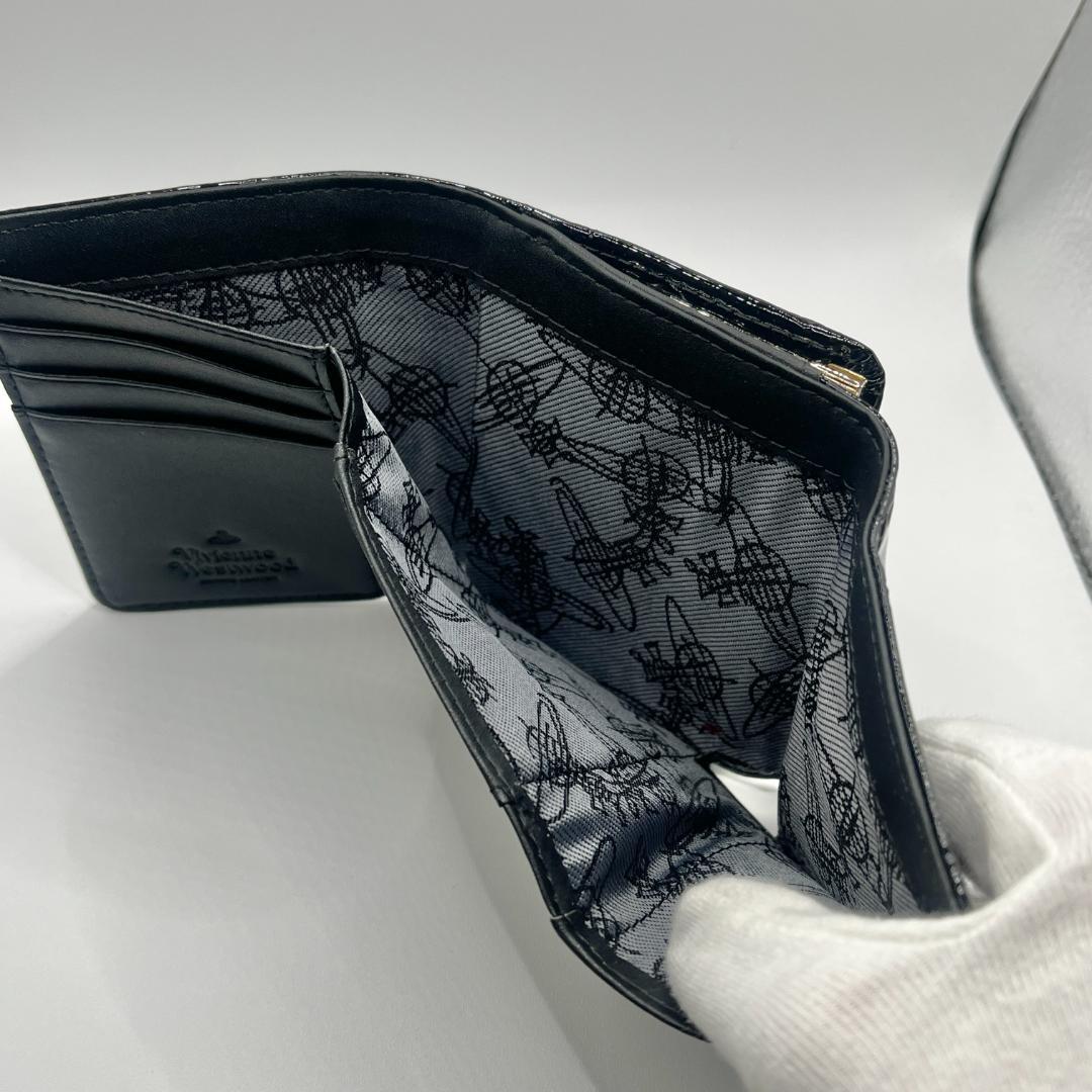 未使用 Vivienne Westwood がま口 黒 エナメル 型押し 銀