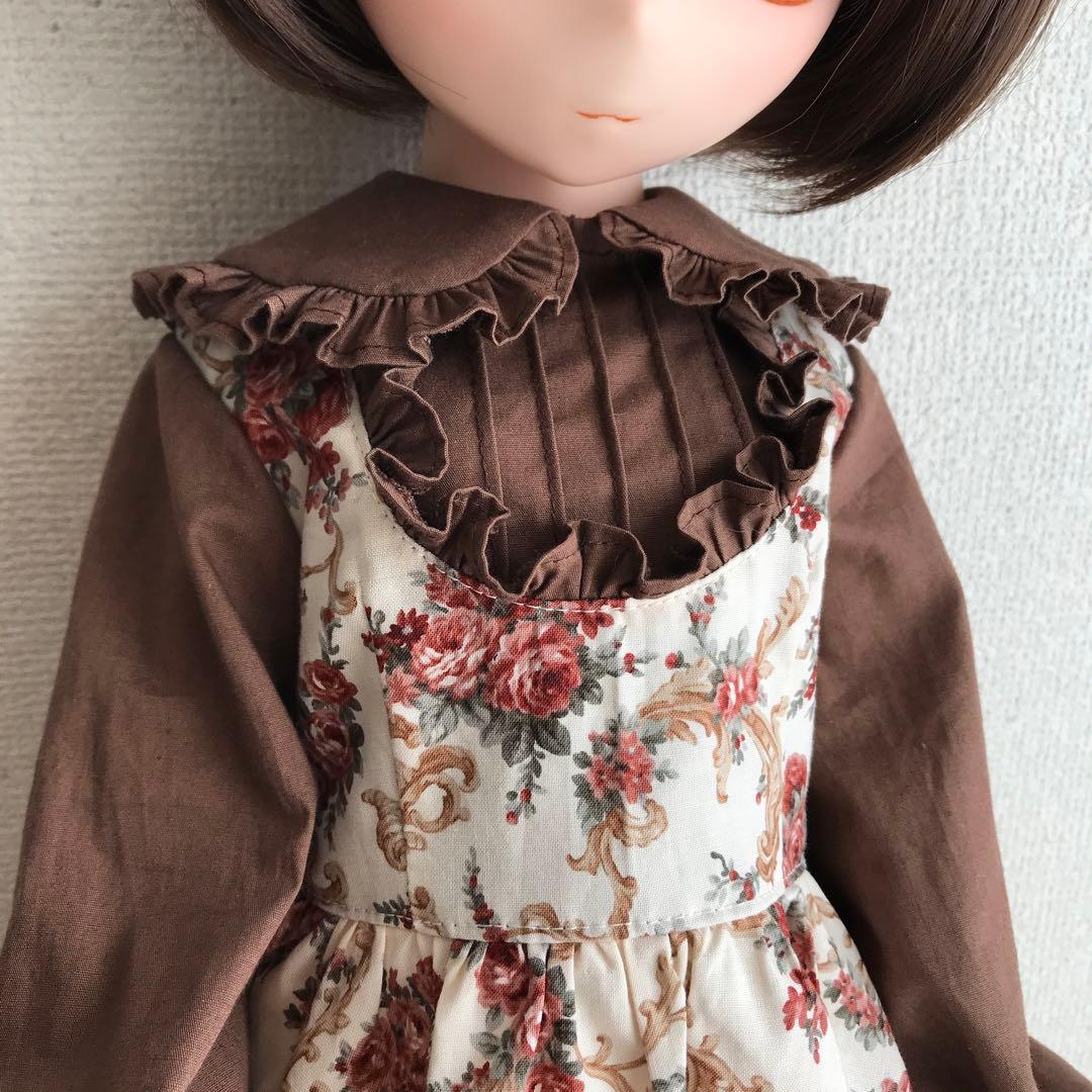 茶とベージュ地花柄のワンピース　ハンドメイド　乙姫ドールサイズ