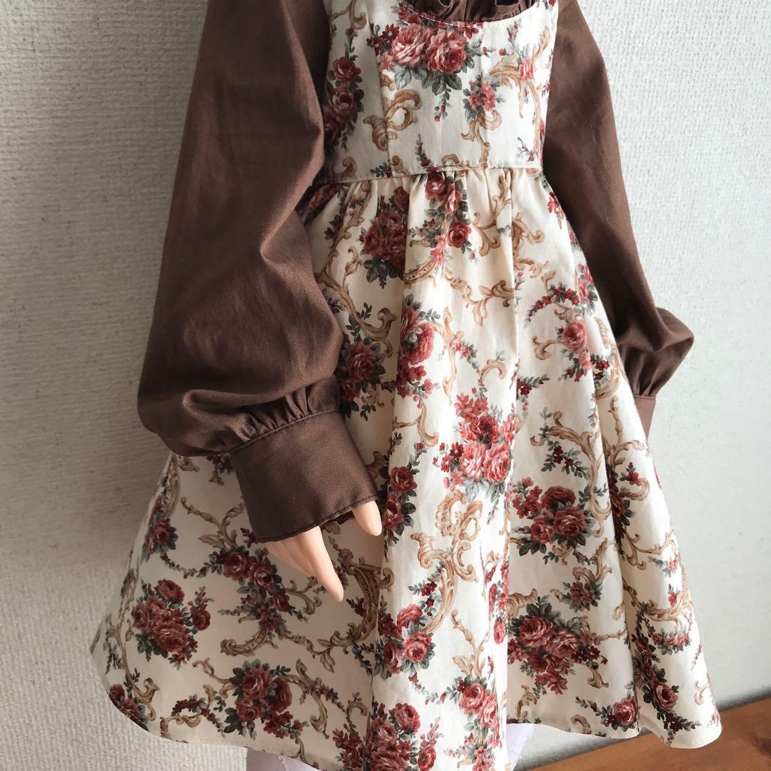 茶とベージュ地花柄のワンピース　ハンドメイド　乙姫ドールサイズ