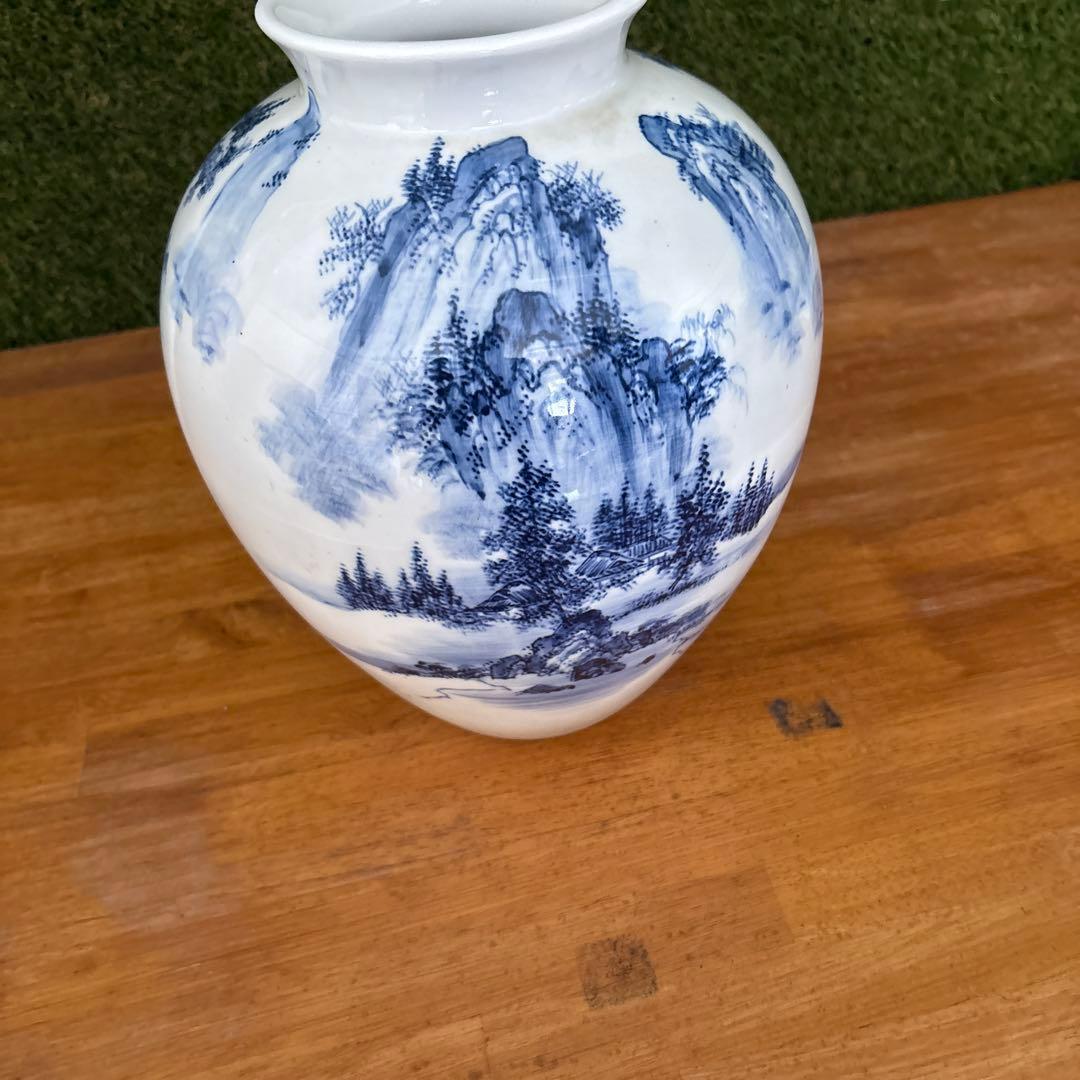 青白い風景画の陶器花瓶 中型