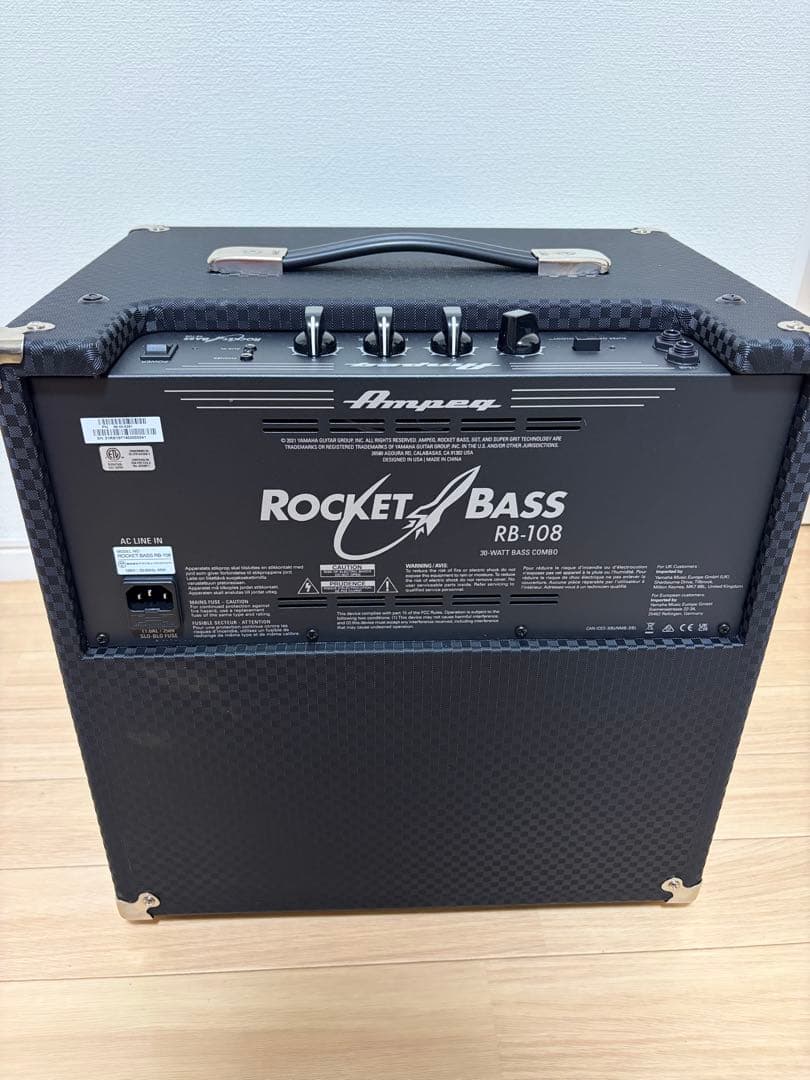 Rocket Bass RB-108 30W ベース用アンプ
