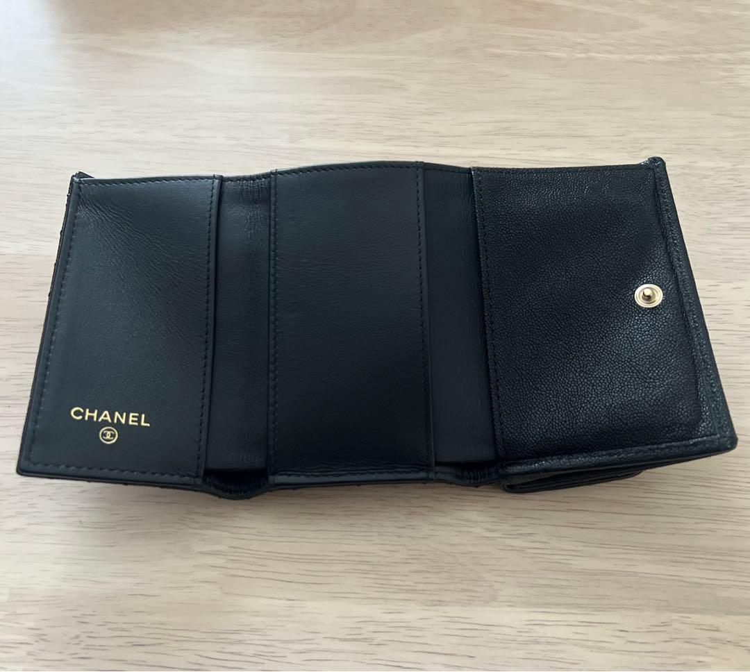 CHANEL 三つ折り財布