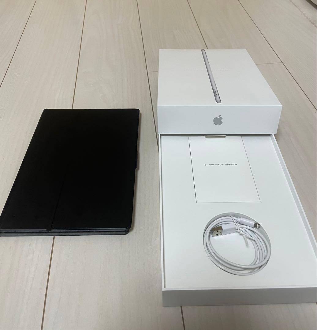 Apple iPad 第6世代　【箱付】【ケース付】 【保護フィルム付】