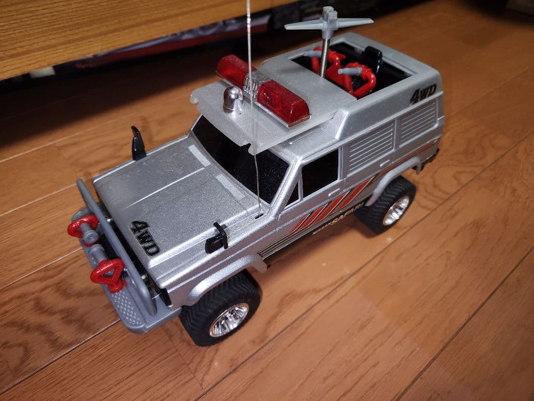 Nissan Safari 4WD ラジコン車両+戦車ラジコン