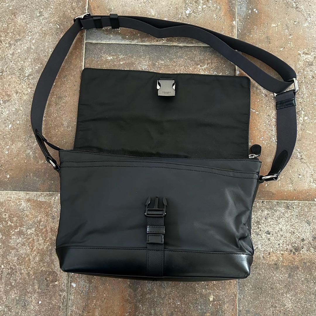 coach ショルダーバッグ メッセンジャーバッグ クロスバッグ 黒白