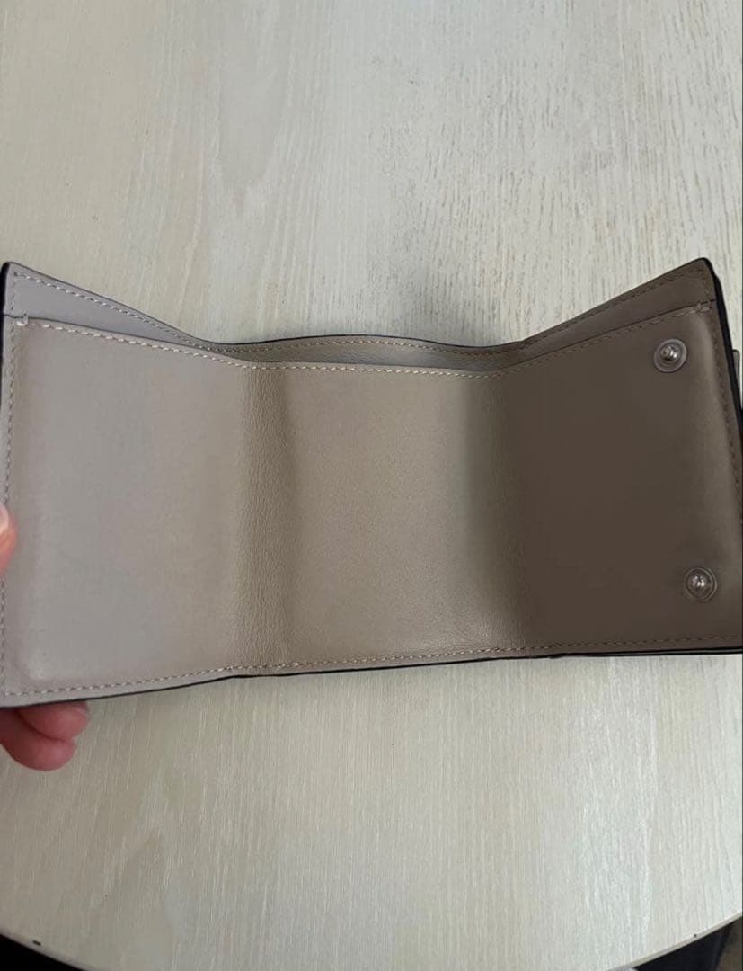 LOEWE(ロエベ) グリーン　三つ折り財布