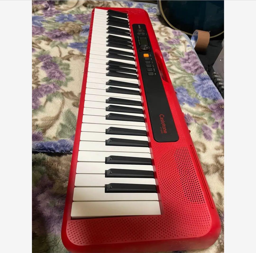 CASIO CT-S200 赤い電子キーボード