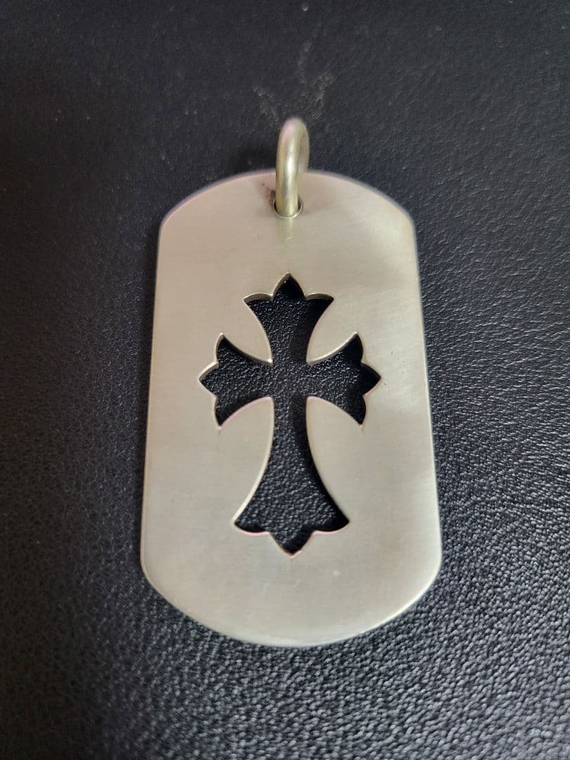 CHROME HEARTS カットアウトクロスドックタグ