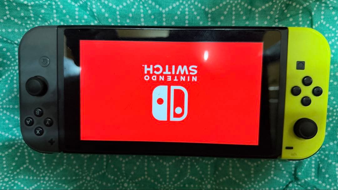 ジャンクSwitch 本体 とジャンクコントローラーとおまけ付き