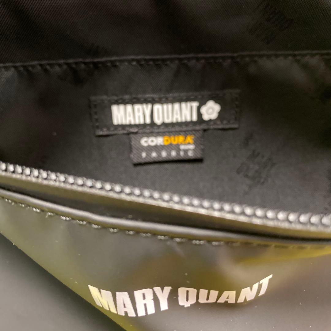 MARY QUANT ブラック ボディバッグ