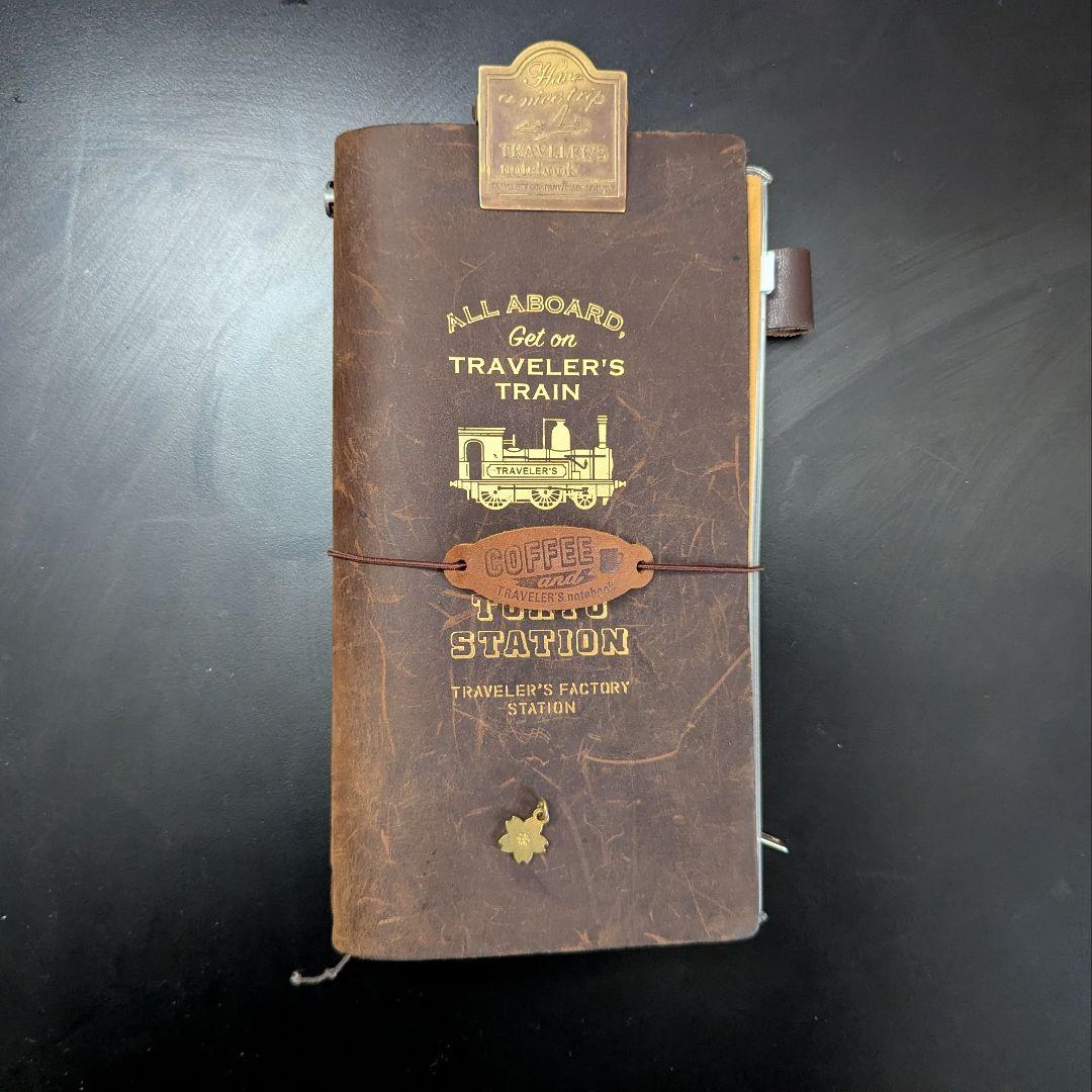 Traveler's Notebook レギュラーサイズ スターターキット