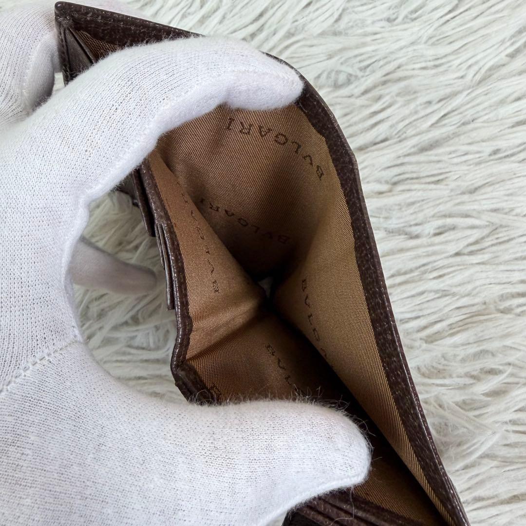 未使用保管品✨BVLGARI クラシコ ロゴ金具 レザー 二つ折り財布 濃茶