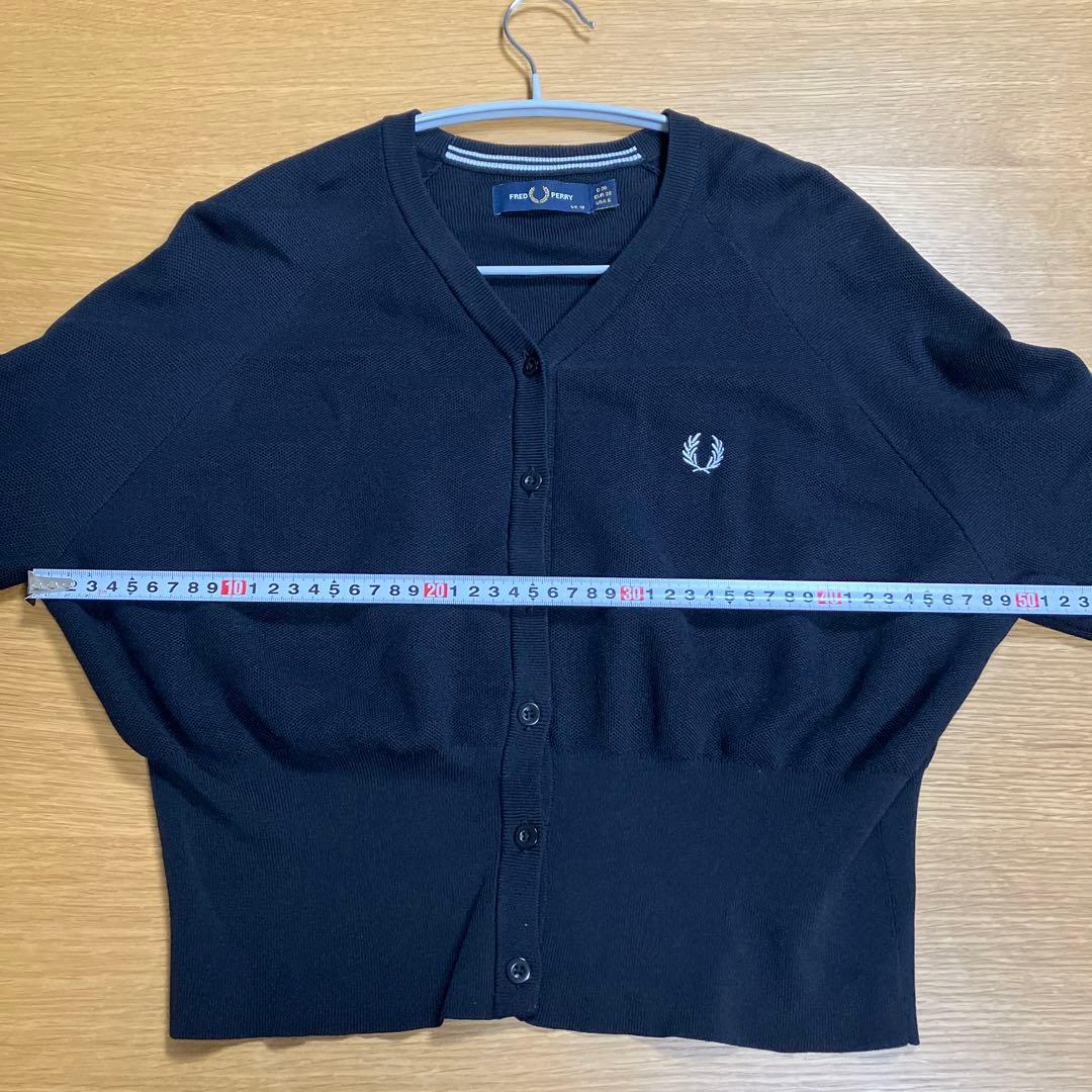 FRED PERRY × Ray BEAMS / 別注 Vネックカーディガン　黒