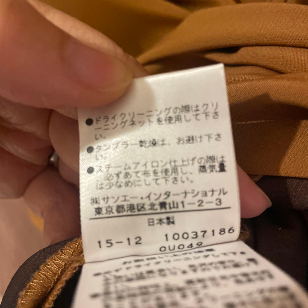 専用になりました　アドーア　キャメルワンピース　金ボタン