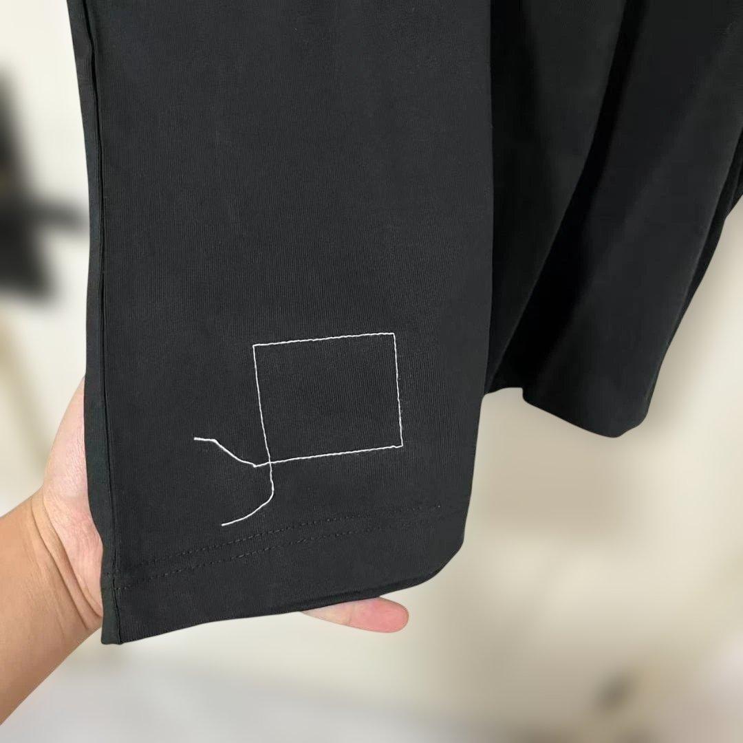 sacai ブラック Tシャツ