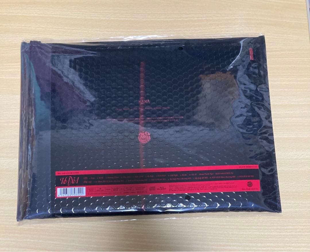 新品・未開封　HANA 1stアルバム　(完全生産限定盤)先着特典ポストカード有