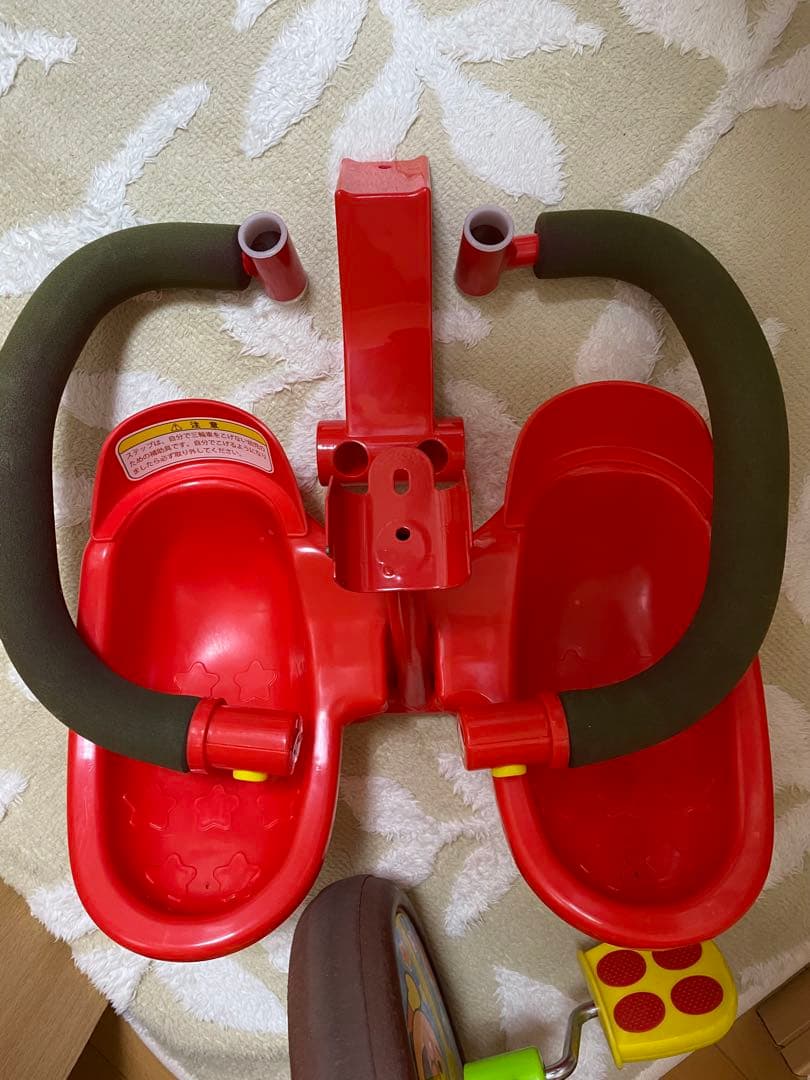 アンパンマン 三輪車 赤