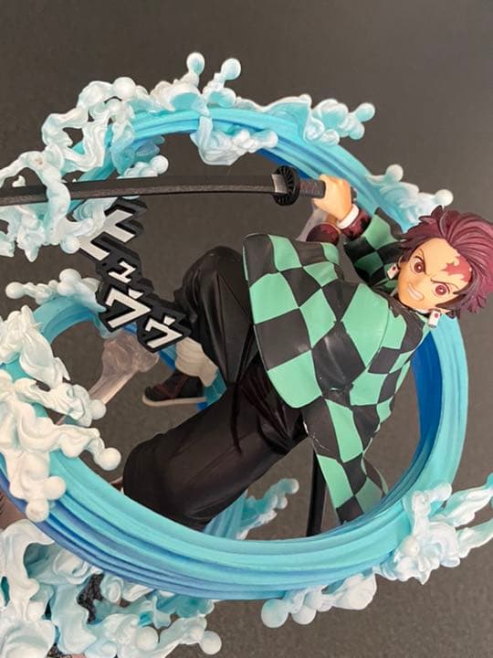 【非売品】‼️ 超希少‼️ ジャンプ全員サービス　炭治郎　フィギュア　鬼滅の刃