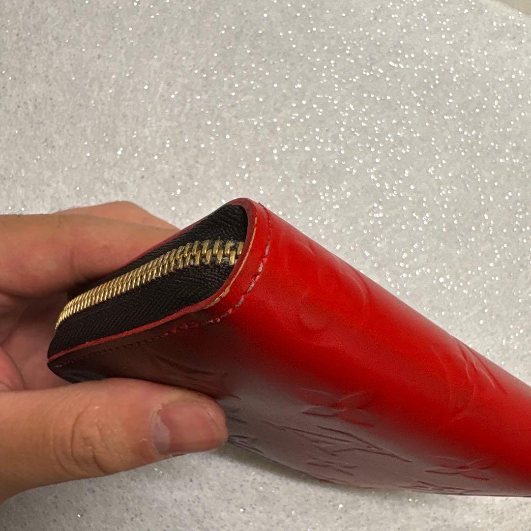 ルイヴィトン　LOUIS VUITTON ジッピーパース　二つ折り財布