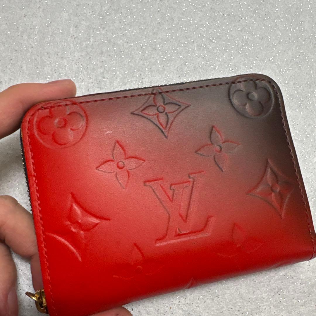 ルイヴィトン　LOUIS VUITTON ジッピーパース　二つ折り財布