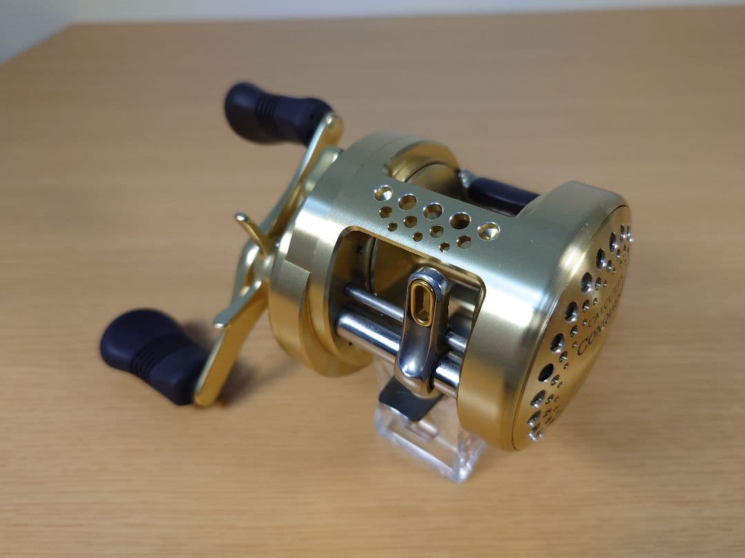 シマノ 01カルカッタ コンクエスト300 動作確認済 美品