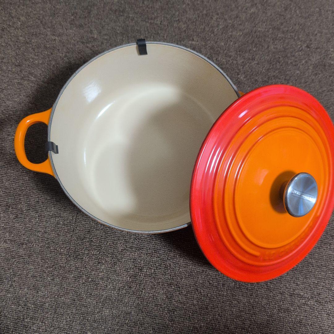 Le Creuset 両手鍋 22cm鍋ココット 人気カラー オレンジ