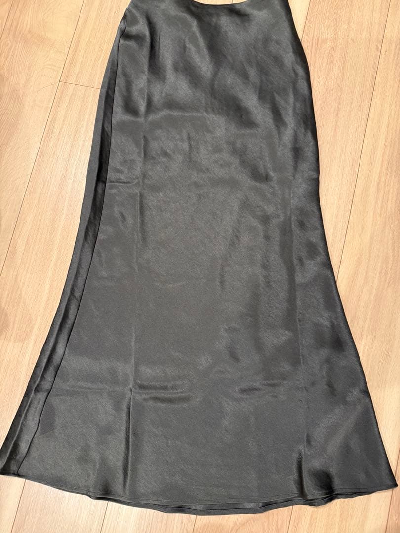 【美品】ánuans サテンナロースカートチャコールブラウン2size