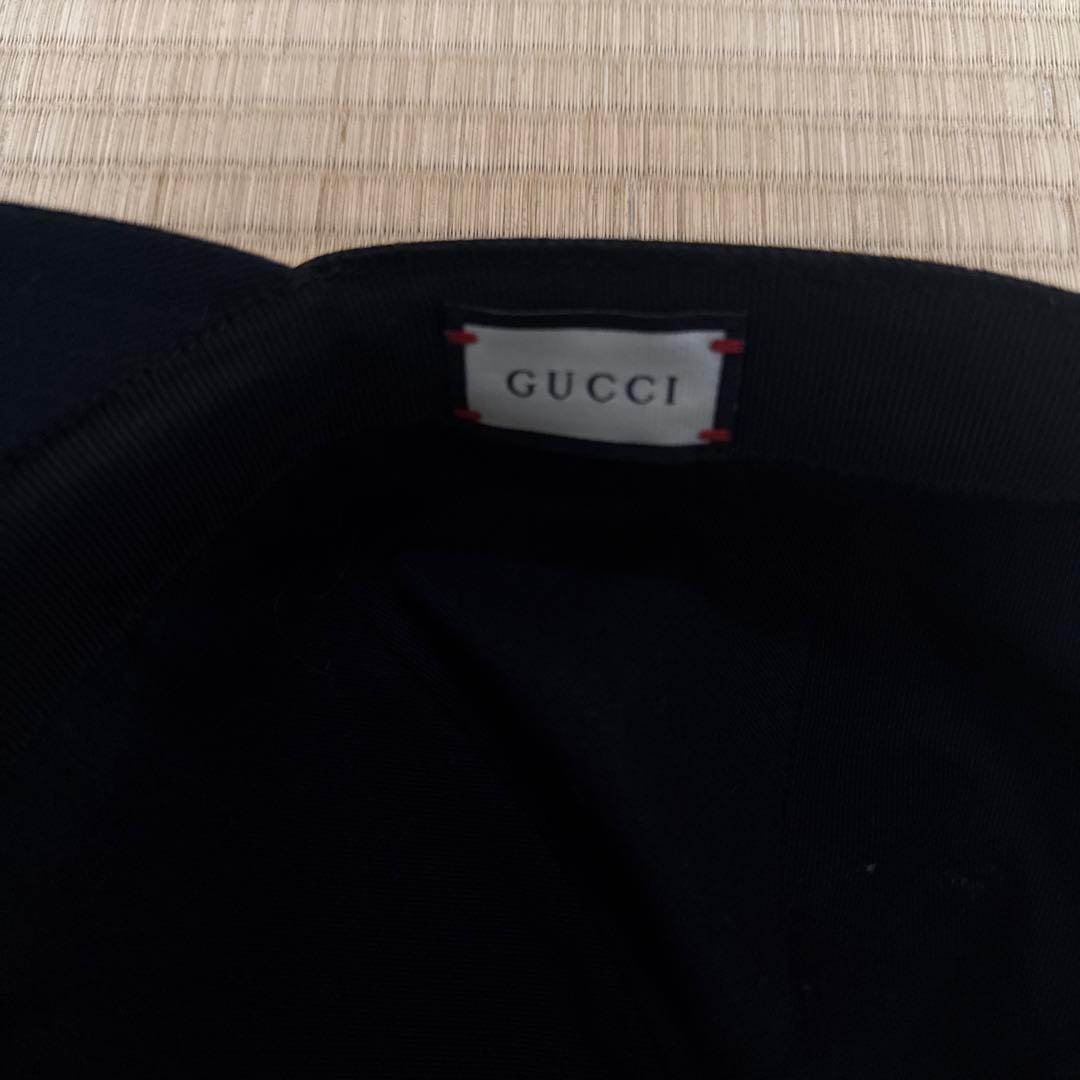 Gucci ブラック ロゴ刺繍 キャップ
