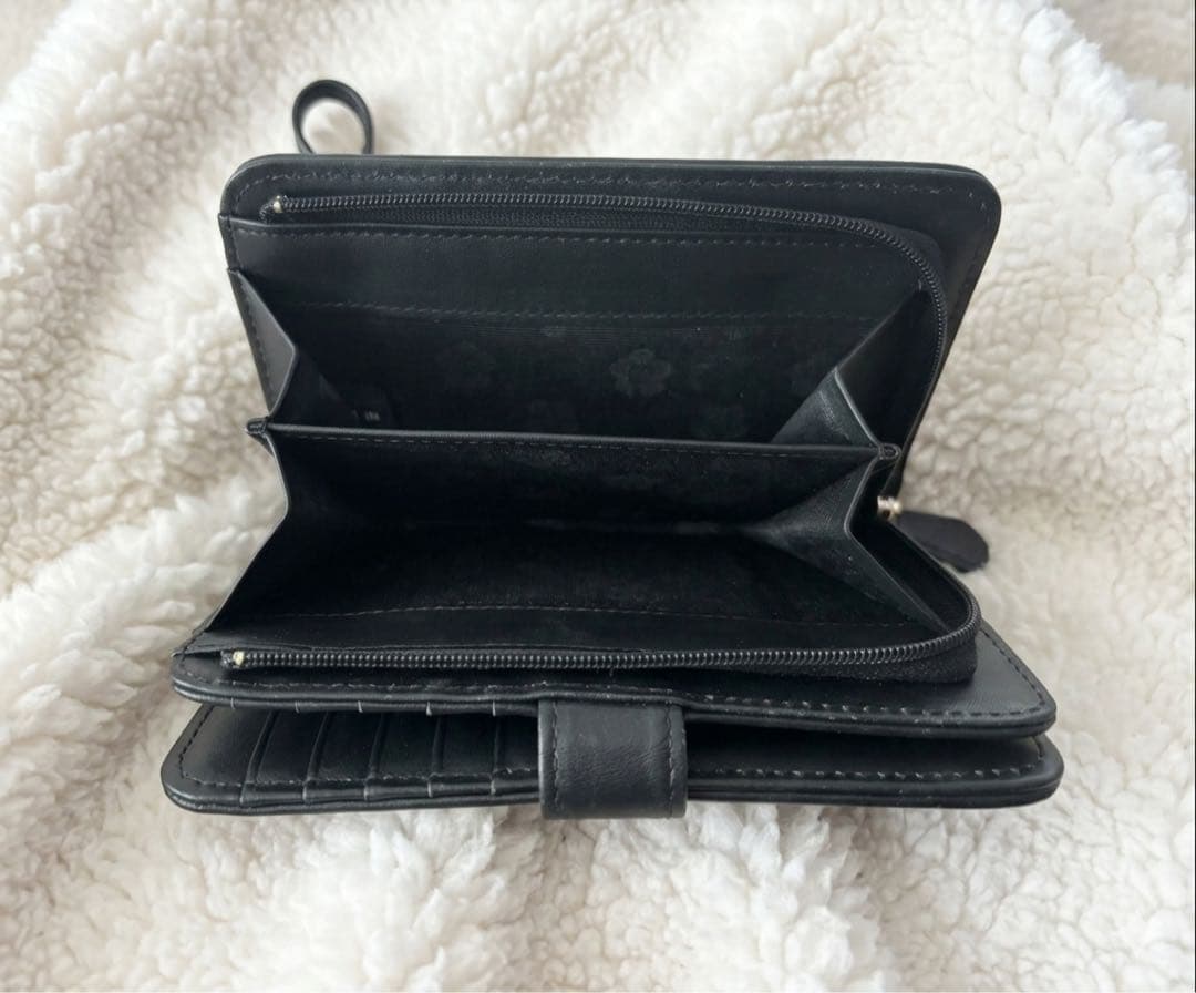 【美品】MARY QUANT マリークヮント デイジーパッチ 折り財布 ベージュ