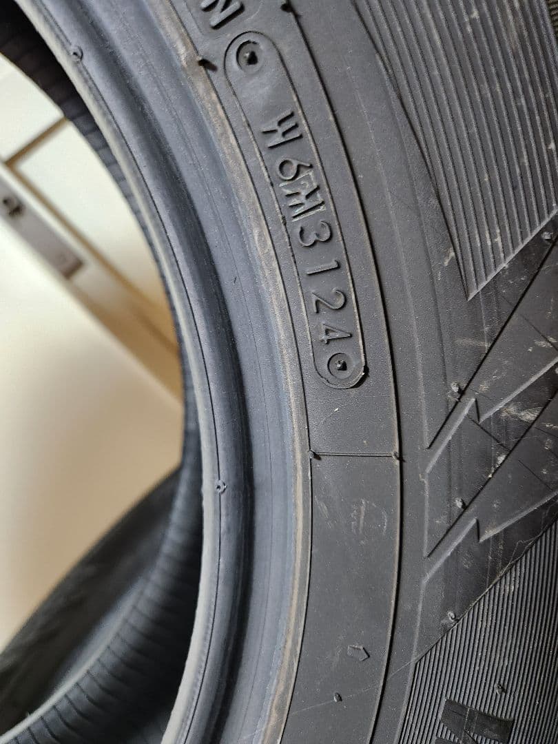 TOYO TIRES ４本セット スタッドレス　195/65R 15