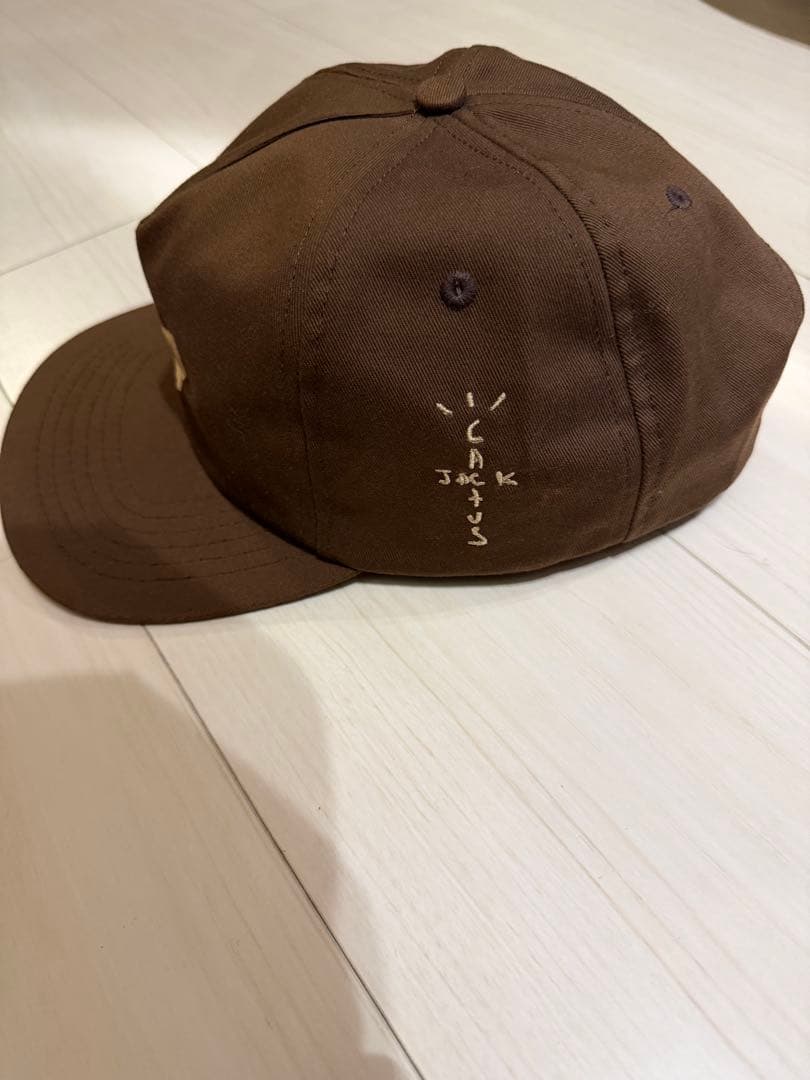 正規品　travis scott cactus jack ベースボールキャップ