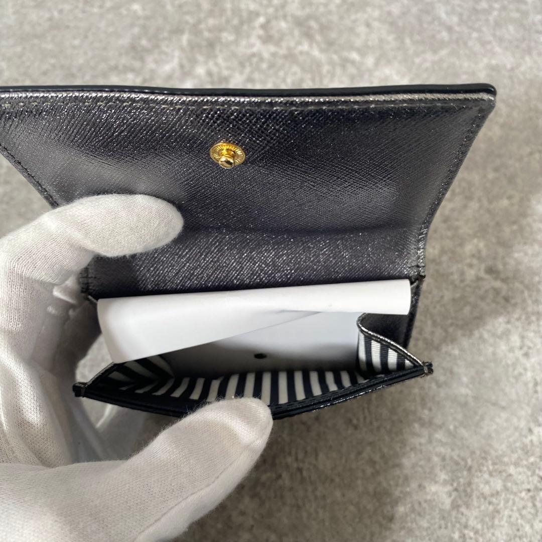 新品未使用　ケイトスペード　折り財布　レザー　シルバー　コンパクトウォレット