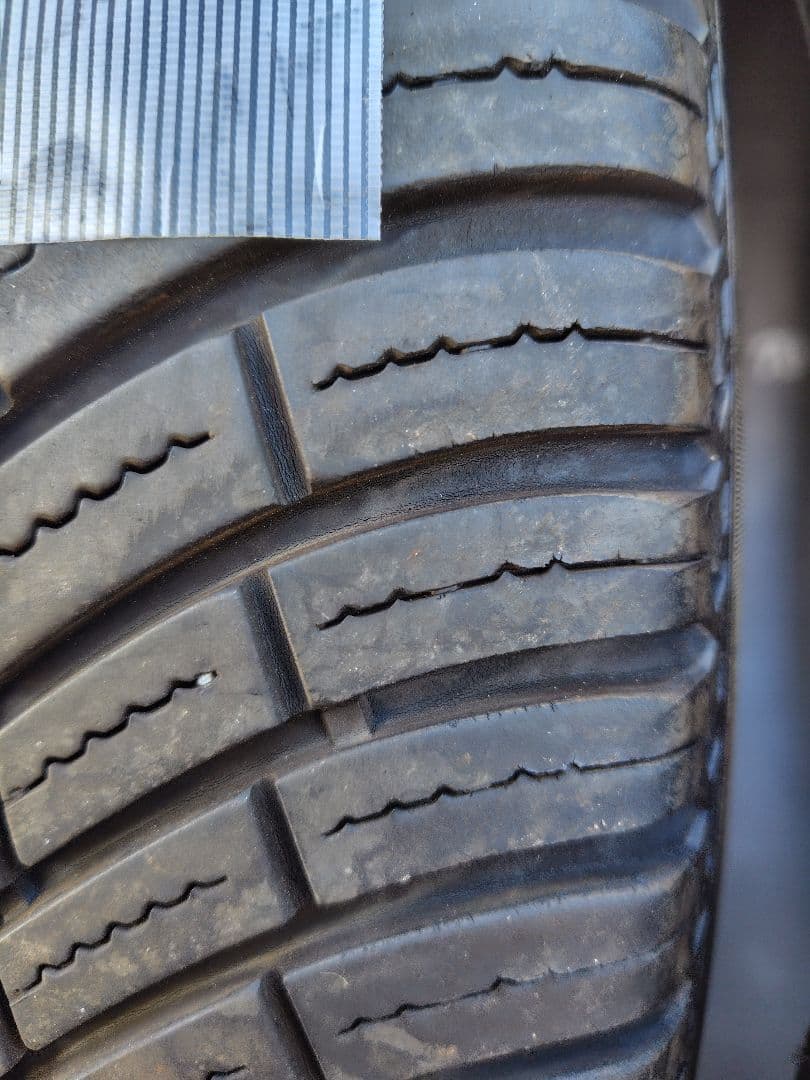 オールシーズンタイヤ 225/45R17 2022年製 残り溝6mm
