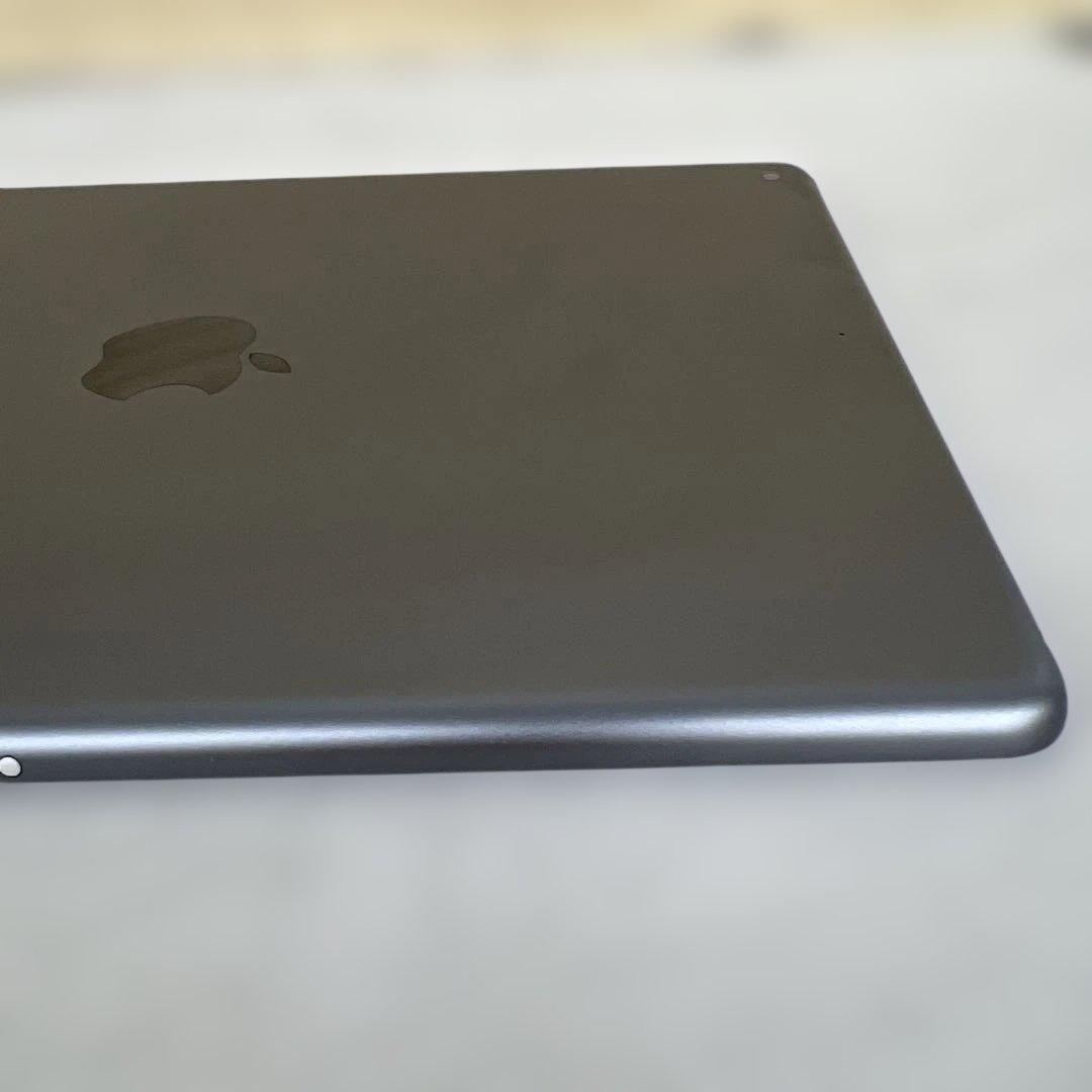 603095Apple iPad 第８世代Wi-Fi 32GB スペースグレイ