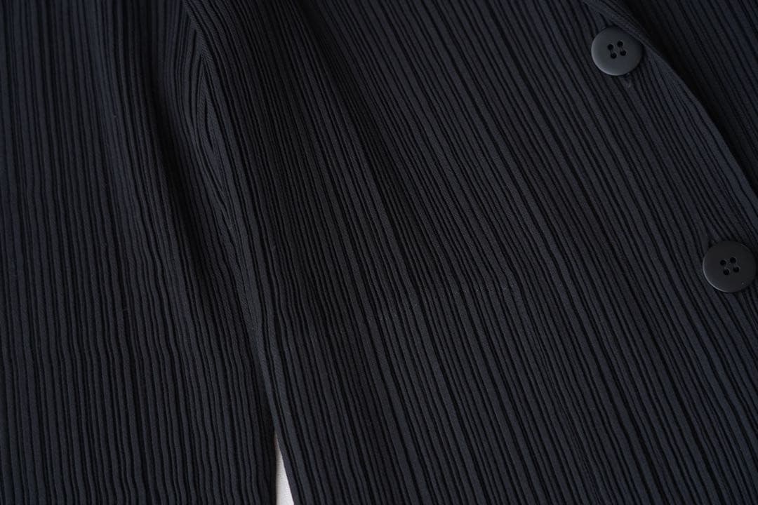ISSEY MIYAKE FETE プリーツジャケット ブラック 03