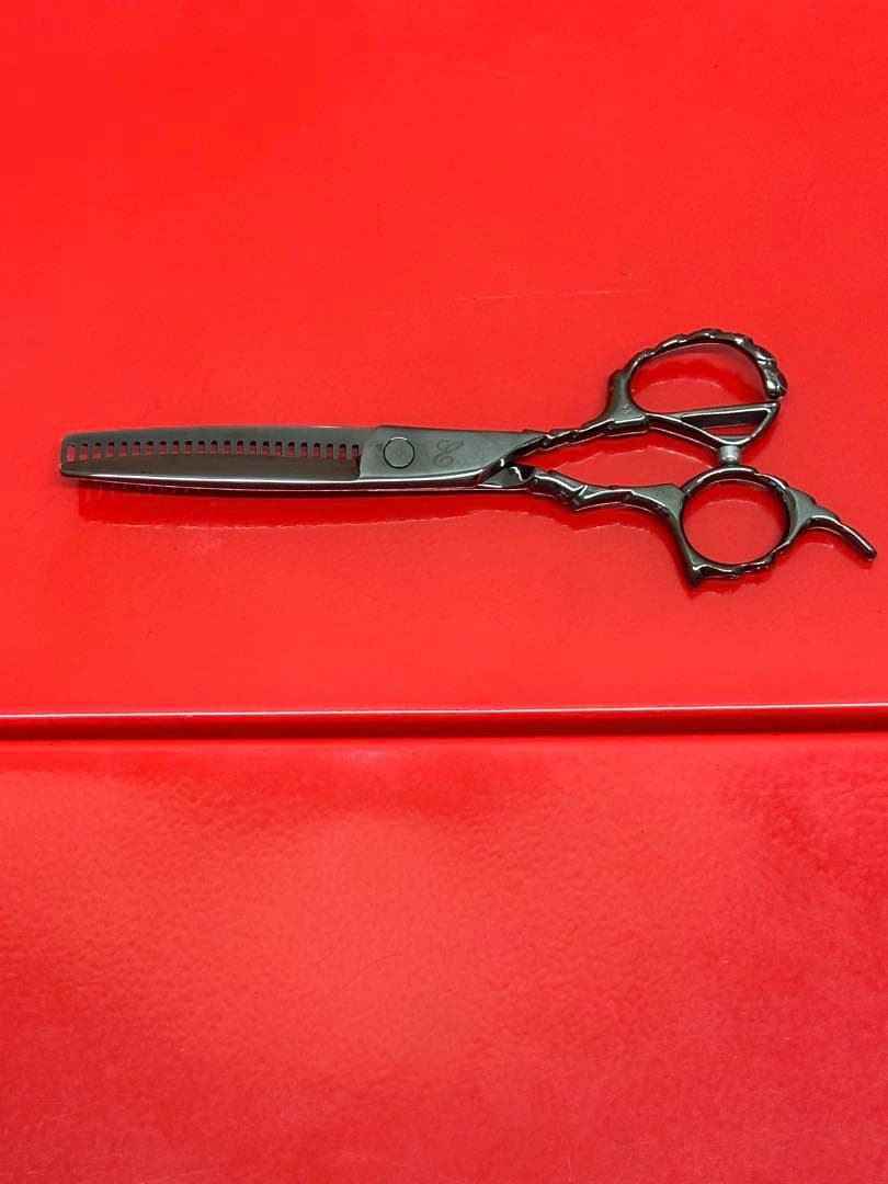 超美品！美容師 セニング 梳き率約25%すきバサミ ハサミ 鋏 6インチ 右利き