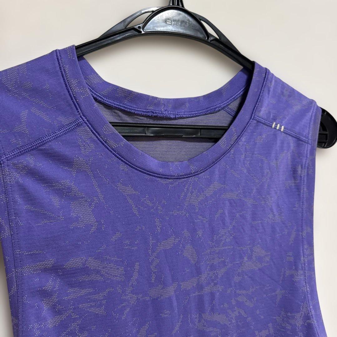 Lululemon 紫 ノースリーブタンクトップ