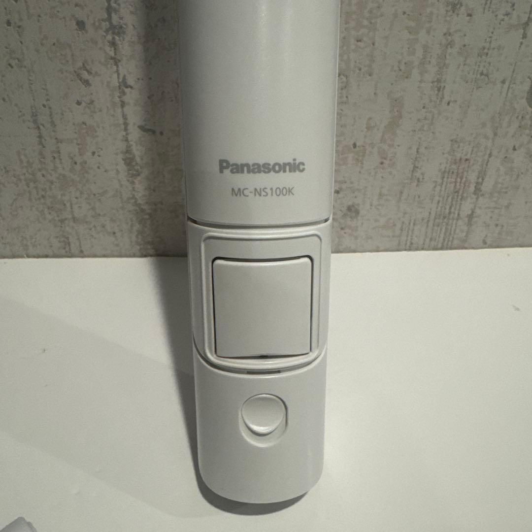 Panasonicコードレススティック掃除機 MC-NS100K-W　ホワイト